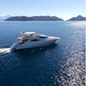 Yacht & Boat Charter